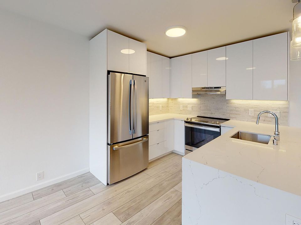 1st image of 2321 Scott St #5