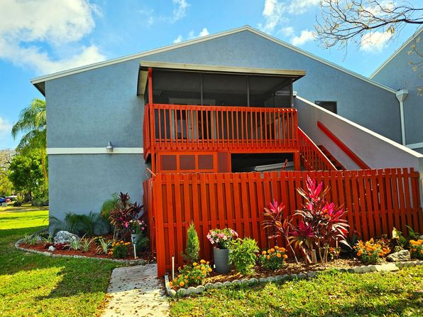 18 Crossings Cir APT F
