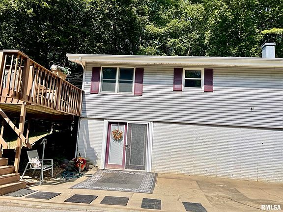 5th image of 2700 Bloomington Rd