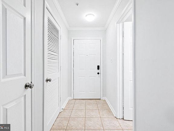 5th image of 20412 Shore Harbour Dr #7-B