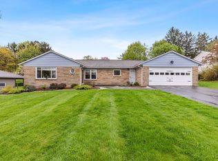 4276 Taunton Heights Dr, Syracuse, NY 13219