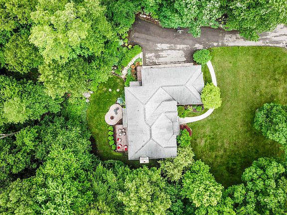 4th image of 4700 Dunrobin Dr NE