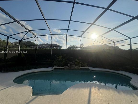 4th image of 10020 Honey Tree Ct