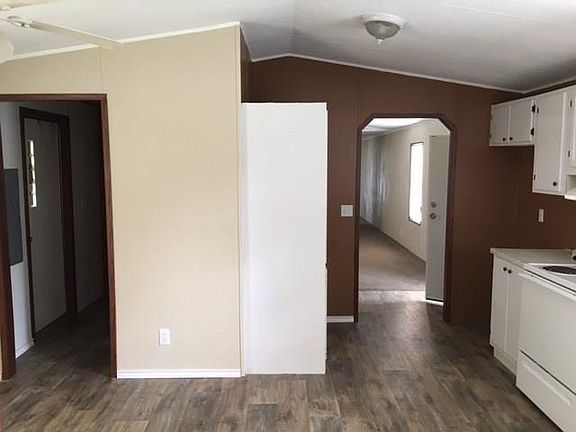 3rd image of 108 E 5th Ave