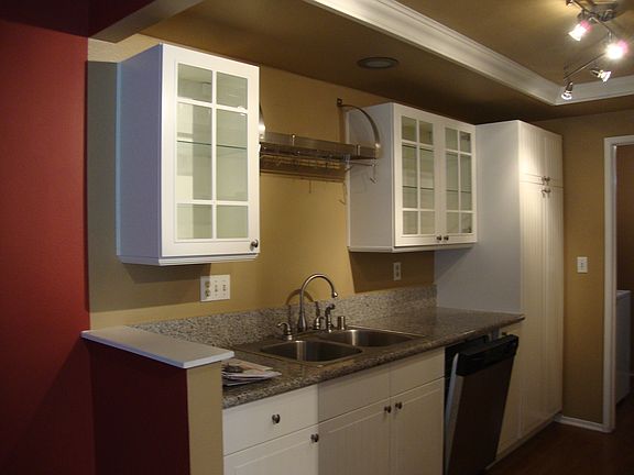 STAINLESS GRANITE KITCHEN