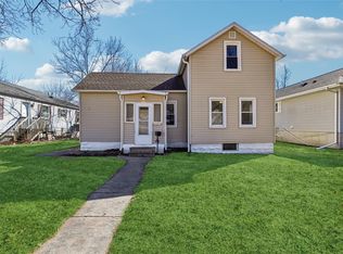 1121 11th St NW, Cedar Rapids, IA 52405