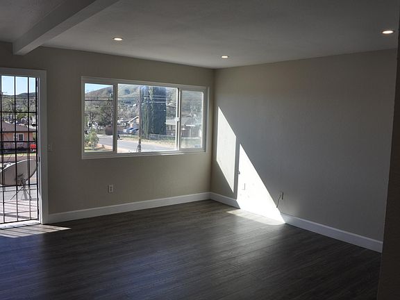2nd image of 1074 W 48th St #3