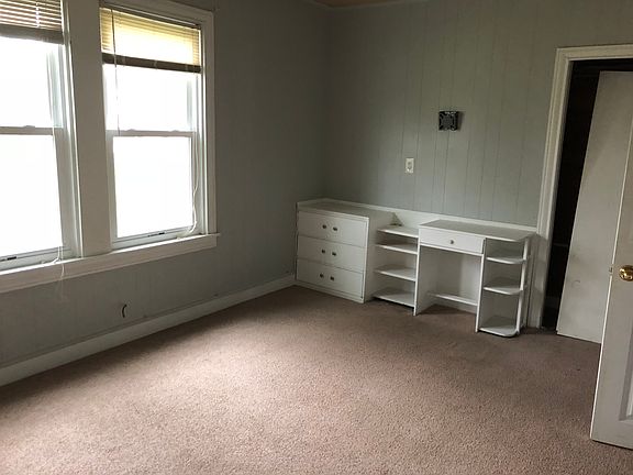 4th image of 607 Park St
