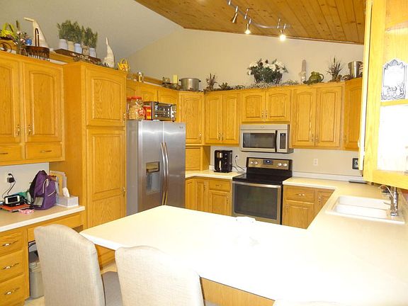 3rd image of 602 W Welco Dr
