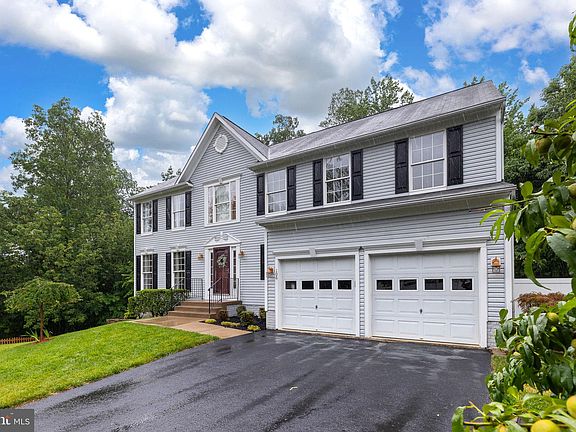3rd image of 106 Brush Everard Ct