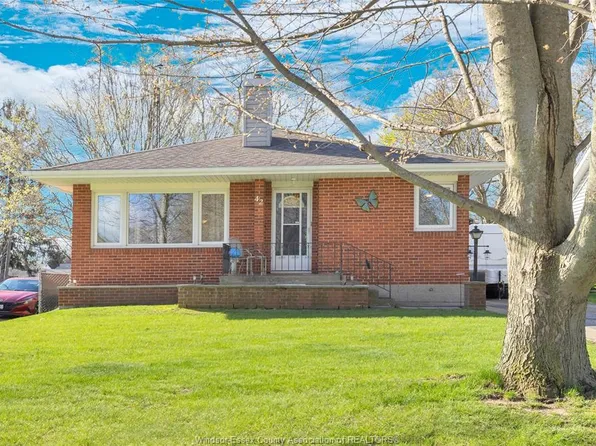 42 Grace Ave, Leamington, ON N8H 1K9