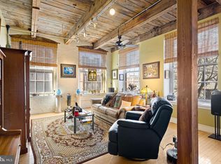 214 New St #C, Philadelphia, PA 19106