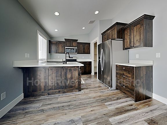 5th image of 3992 E Inglewood Dr