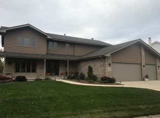 8504 Hollybrook Ln, Tinley Park, IL 60487