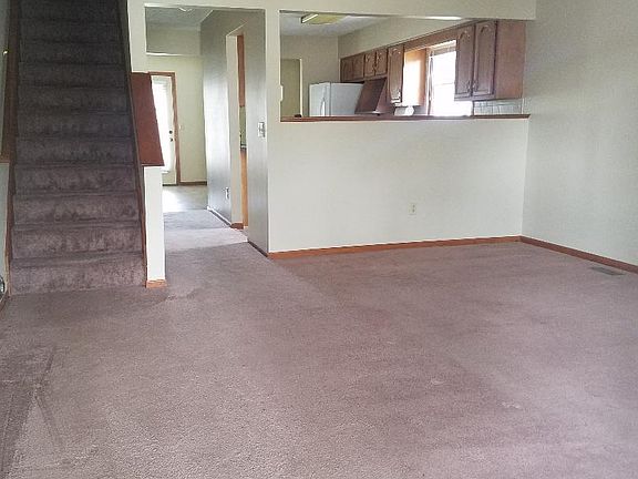 2nd image of 208 Elas Ct