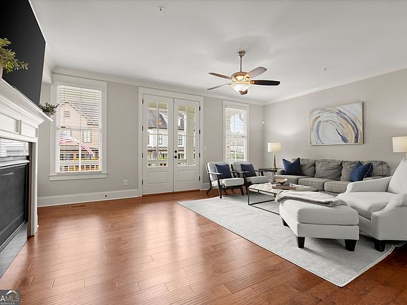 3rd image of 138 Inwood Walk