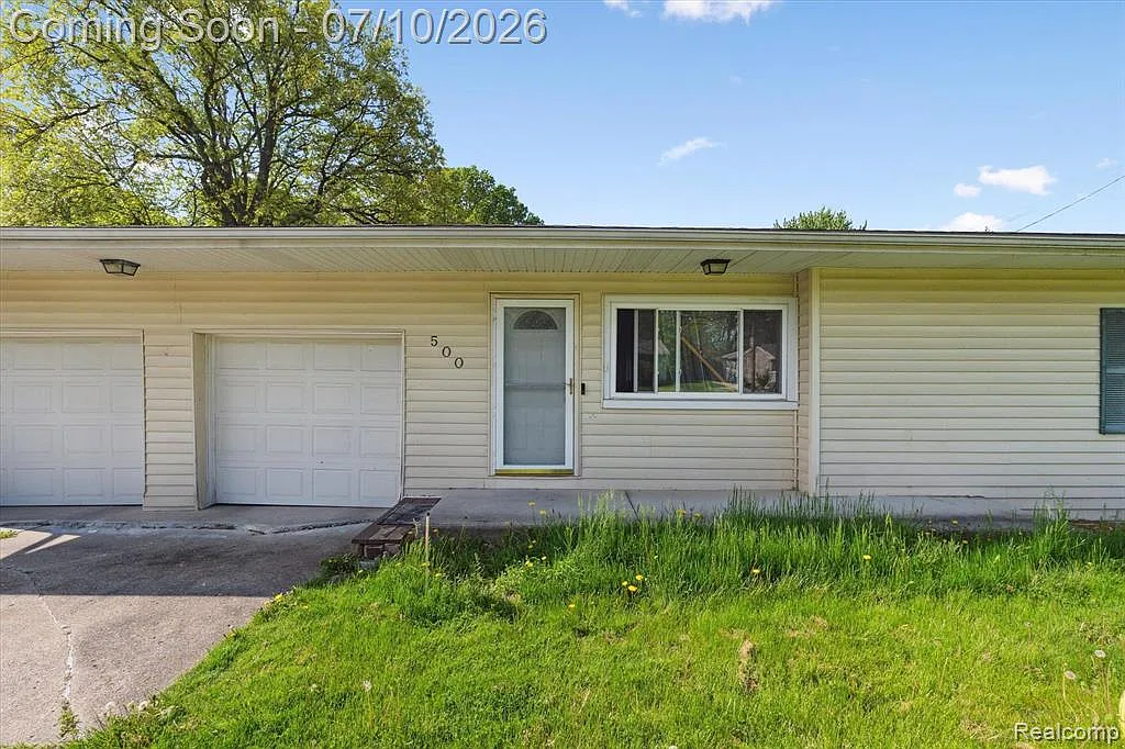 3 bed, 2.0 bath, 1695 sqft, $2,500 — Photo 4