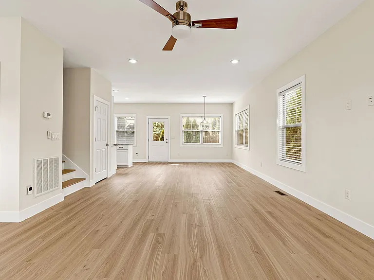 8 Thurland Ave — Photo 8