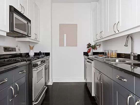 4th image of 99 Jane St APT 3B