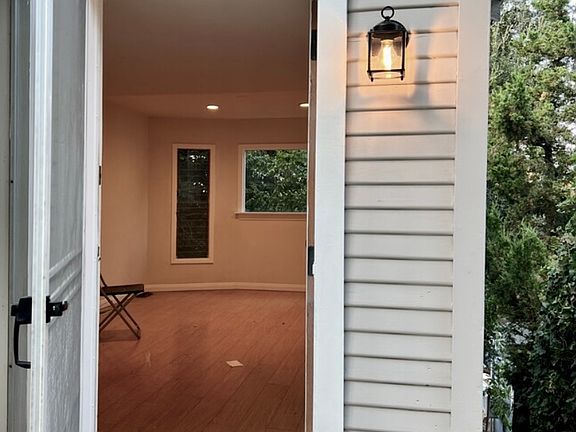 5th image of 11050 Fruitland Dr