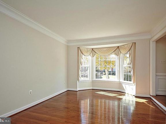 3rd image of 8510 Silverdale Road