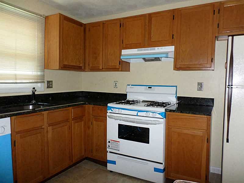 1st image of 402 Woodhaven Ct