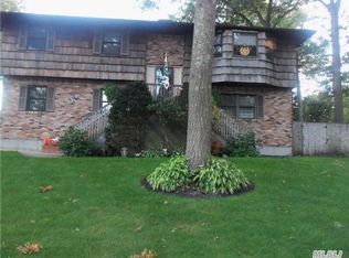 44 Laurelton Ave, Lake Grove, NY 11755