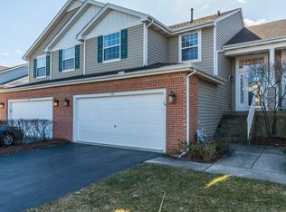 261 Weather Hill Dr, Willowbrook, IL 60527