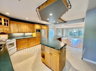 9927A Okanagan Centre Rd E, Lake Country, BC V4V 1K9