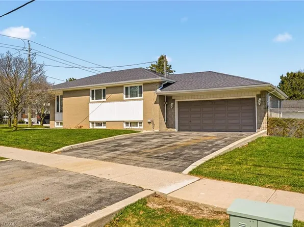 491 Warminster Dr, Oakville, ON L6L 4N4