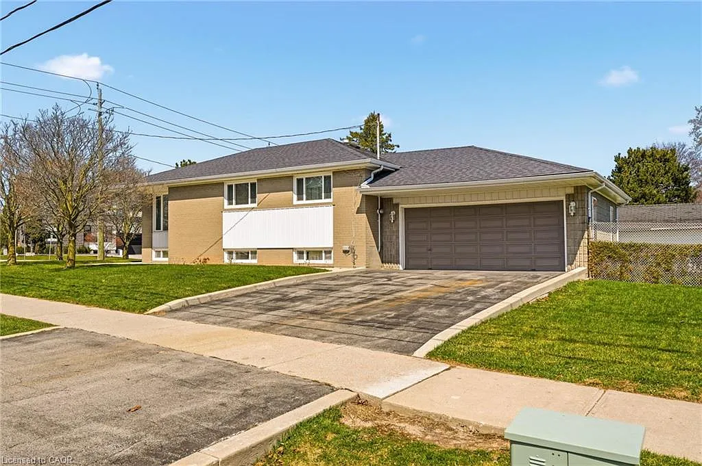 491 Warminster Dr photo 1
