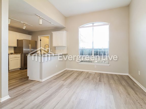 5th image of 1001 N Tiffany Way
