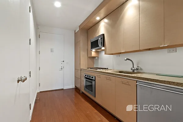 Rented by (Legacy) Elegran | media 12