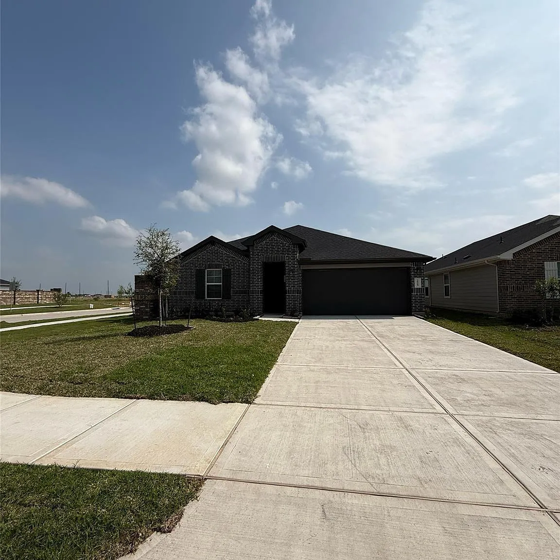 4 bed, 2.0 bath, 2031 sqft, $2,375 — Photo 1