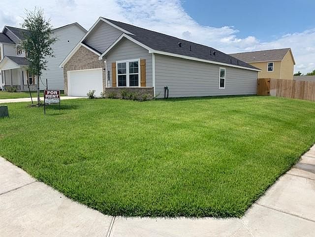 1st image of 102 Bering Dr