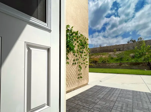 4614 Helen Bell Way, Jurupa Valley, CA 91752