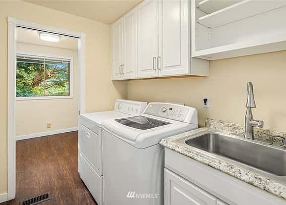 3rd image of 8411 NE 22nd Pl