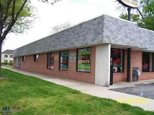 3rd image of 25600 Harper Ave