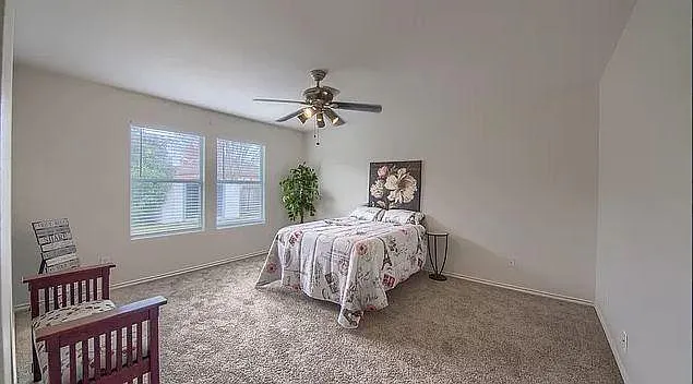 136 N Willow Way — Photo 4