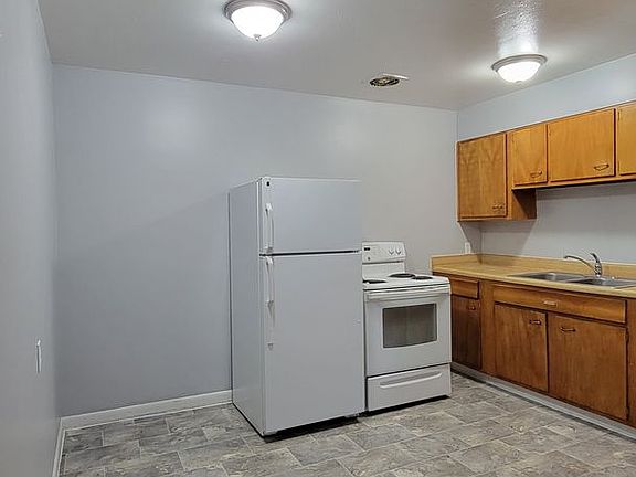 3rd image of 258 W Powers Ave #308