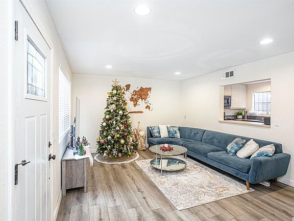2nd image of 9158 Van Nuys Blvd Unit 5