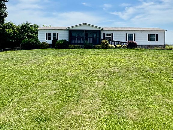 4th image of 297 Mountain Meadows Dr