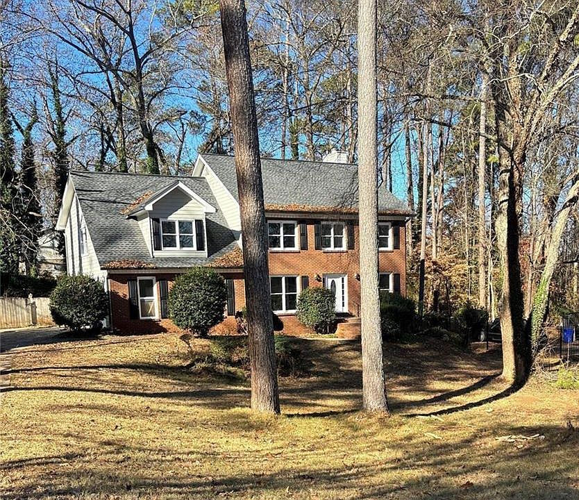 1st image of 423 Orchards Walk