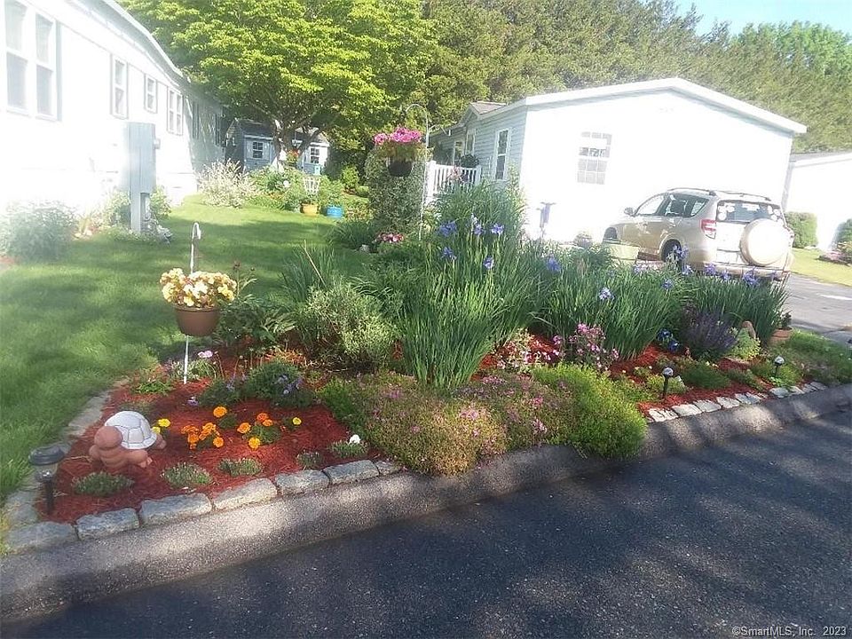 1st image of 9 Circle Dr
