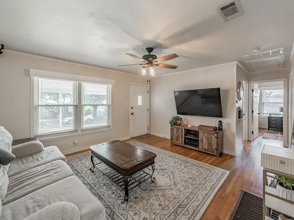 1207 Grace St, Weatherford, TX 76086