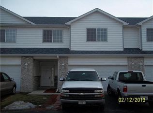 1816 Waters Edge Dr, Minooka, IL 60447