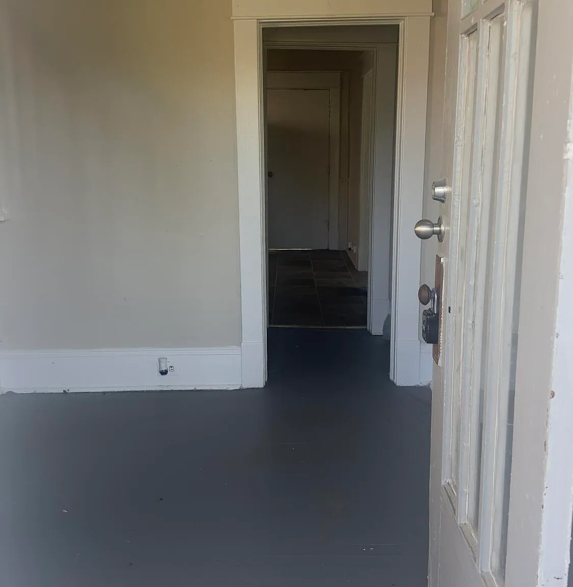 3 bed, 1.0 bath, 1420 sqft, $1,150 — Photo 2