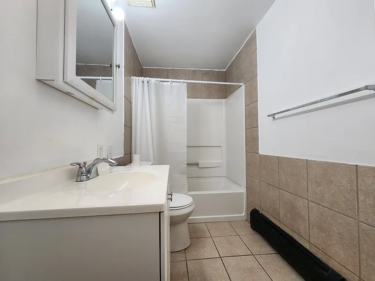 1804 E 6th St #4 — Photo 8