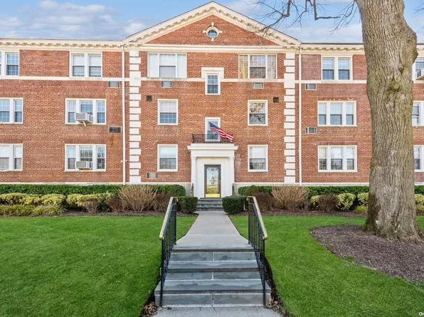 24 Hamilton Place #E1, Garden City, NY 11530