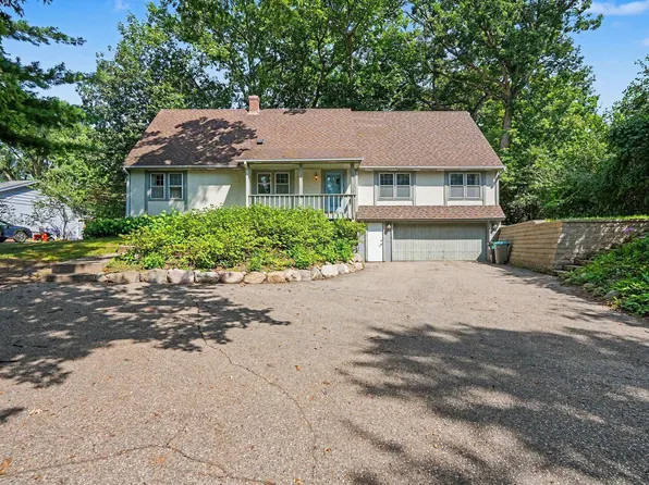 7017 Valley View Rd, Edina, MN 55439